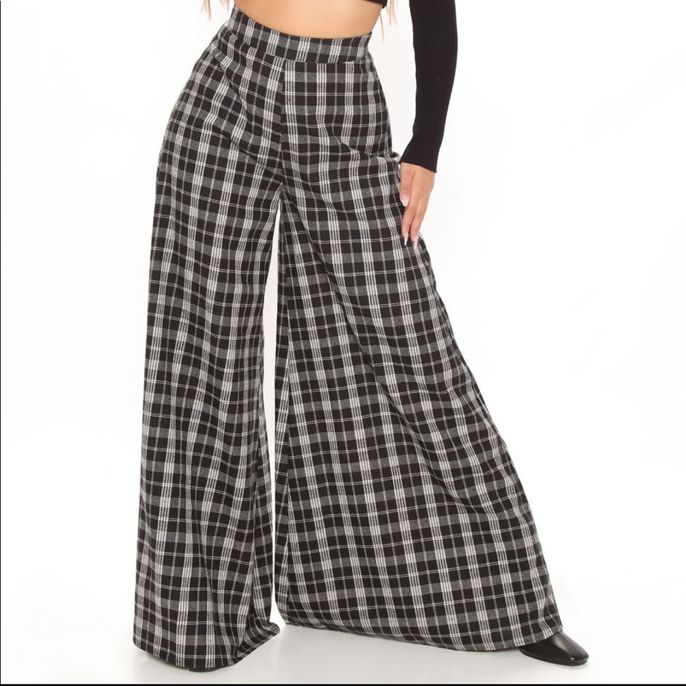 NWT Fashion Nova Been Checked Out Size M Pants